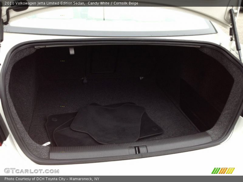 Candy White / Cornsilk Beige 2010 Volkswagen Jetta Limited Edition Sedan