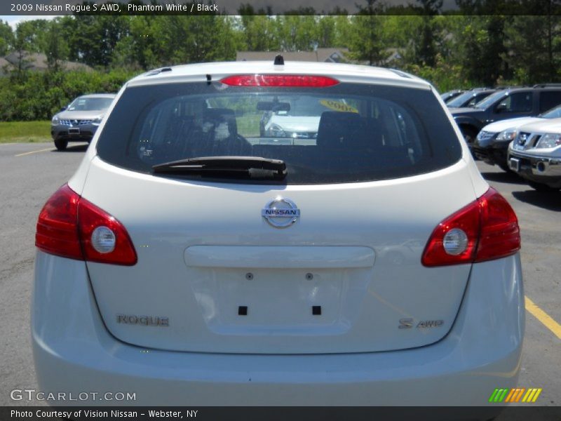 Phantom White / Black 2009 Nissan Rogue S AWD