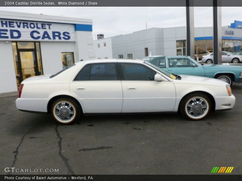 White Diamond / Shale 2004 Cadillac DeVille Sedan