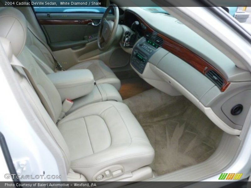White Diamond / Shale 2004 Cadillac DeVille Sedan