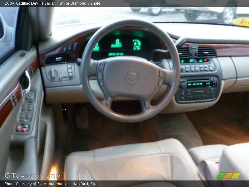 White Diamond / Shale 2004 Cadillac DeVille Sedan