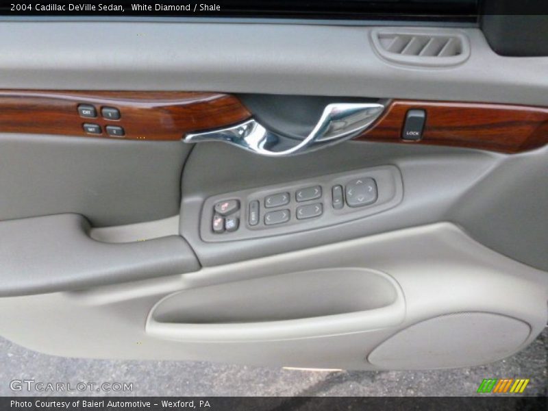White Diamond / Shale 2004 Cadillac DeVille Sedan