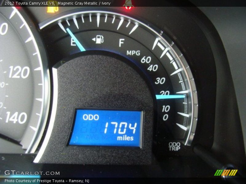 Magnetic Gray Metallic / Ivory 2012 Toyota Camry XLE V6