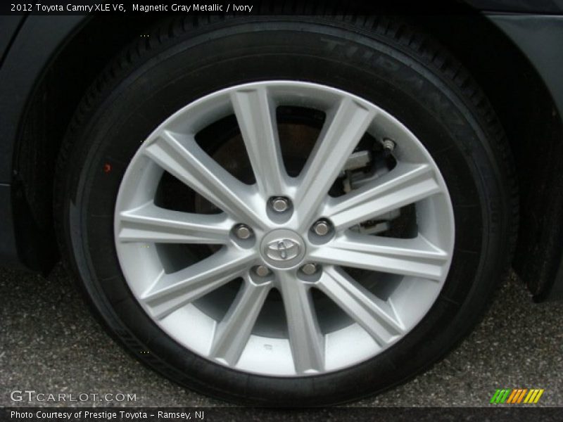 Magnetic Gray Metallic / Ivory 2012 Toyota Camry XLE V6