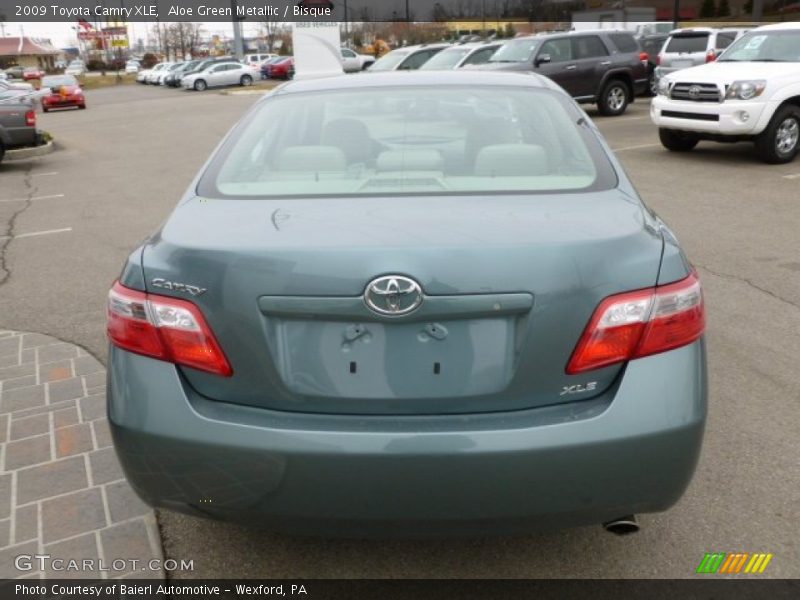 Aloe Green Metallic / Bisque 2009 Toyota Camry XLE
