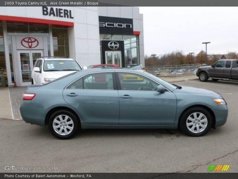 Aloe Green Metallic / Bisque 2009 Toyota Camry XLE