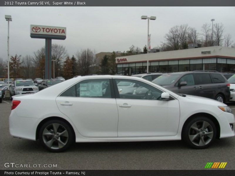Super White / Black 2012 Toyota Camry SE V6