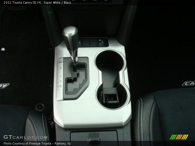 Super White / Black 2012 Toyota Camry SE V6