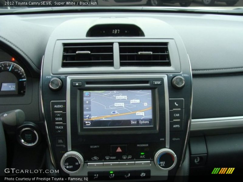 Super White / Black/Ash 2012 Toyota Camry SE V6