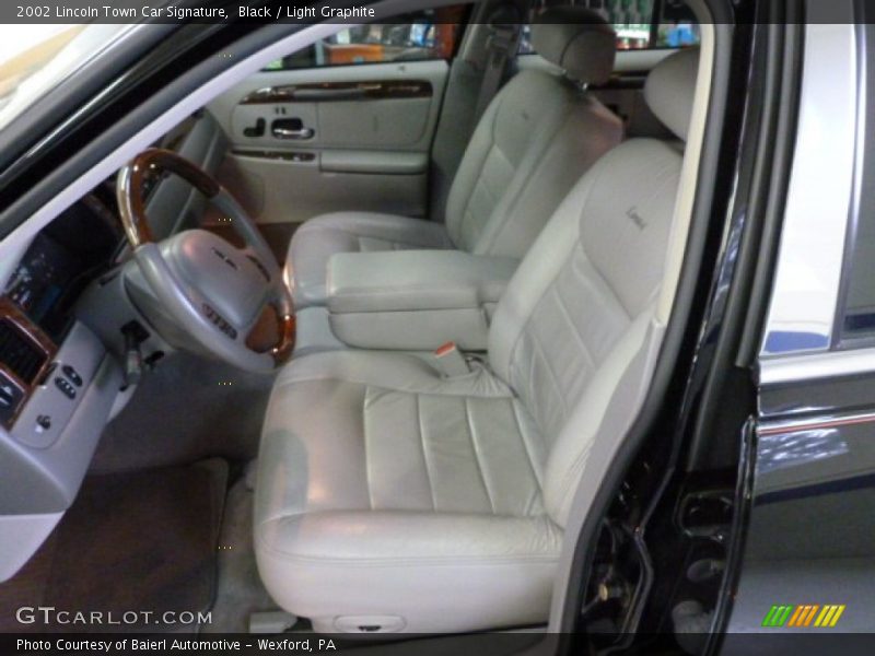 Black / Light Graphite 2002 Lincoln Town Car Signature