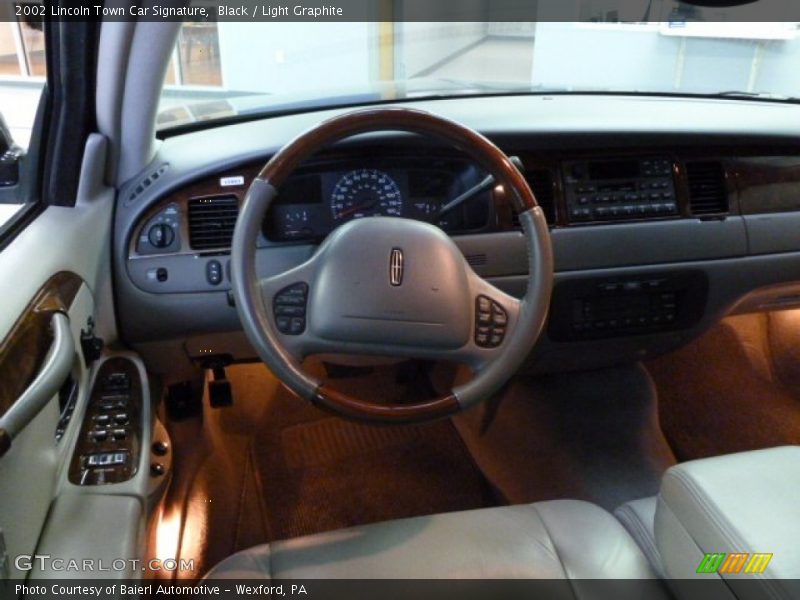 Black / Light Graphite 2002 Lincoln Town Car Signature