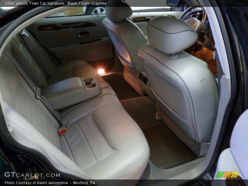 Black / Light Graphite 2002 Lincoln Town Car Signature