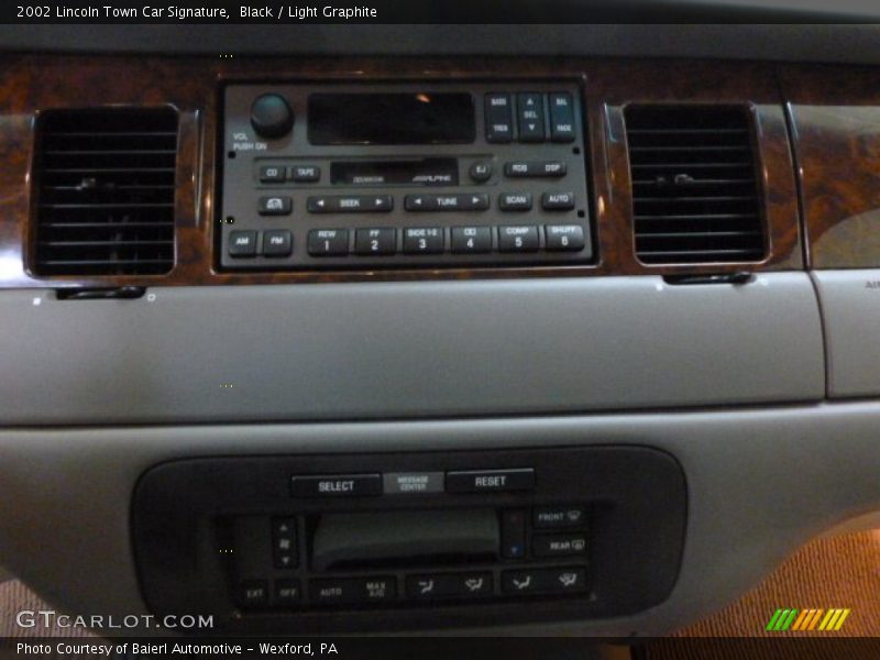 Black / Light Graphite 2002 Lincoln Town Car Signature