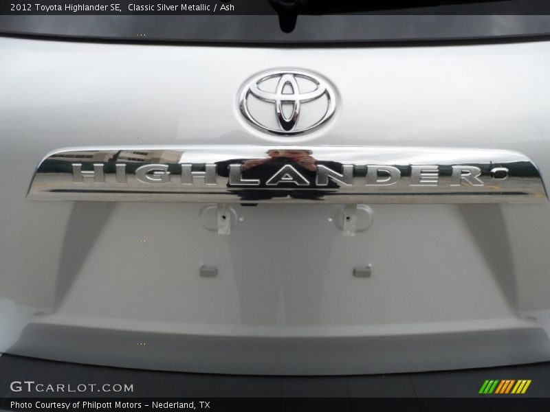 Classic Silver Metallic / Ash 2012 Toyota Highlander SE
