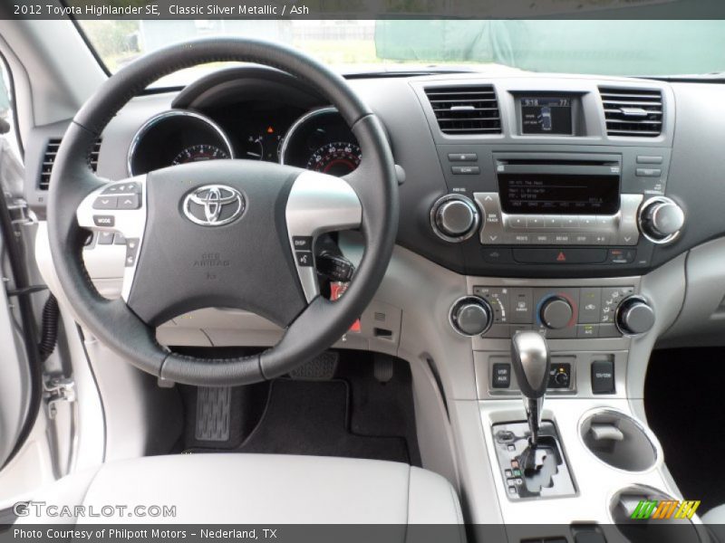 Classic Silver Metallic / Ash 2012 Toyota Highlander SE