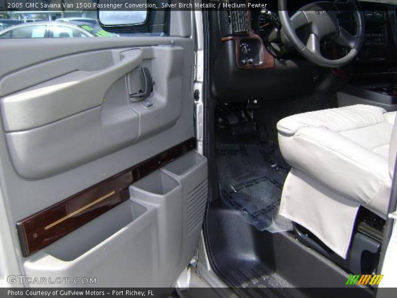 Silver Birch Metallic / Medium Pewter 2005 GMC Savana Van 1500 Passenger Conversion