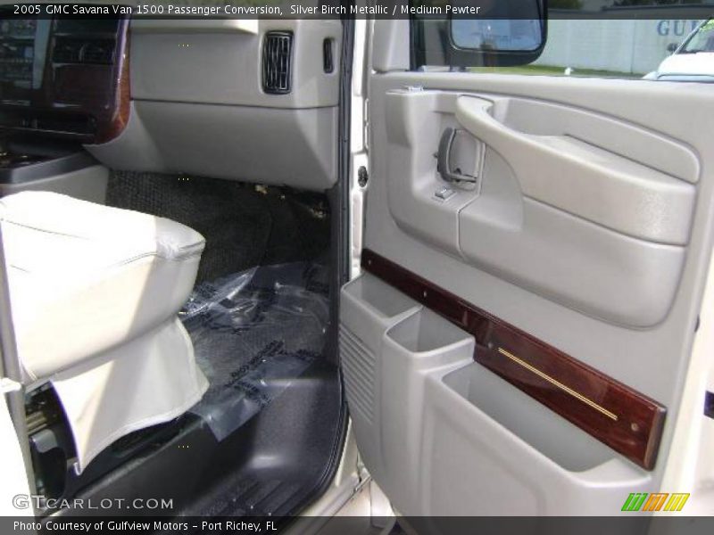 Silver Birch Metallic / Medium Pewter 2005 GMC Savana Van 1500 Passenger Conversion