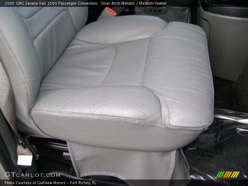 Silver Birch Metallic / Medium Pewter 2005 GMC Savana Van 1500 Passenger Conversion