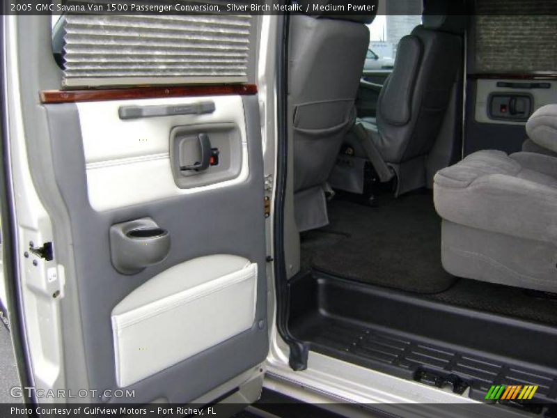 Silver Birch Metallic / Medium Pewter 2005 GMC Savana Van 1500 Passenger Conversion