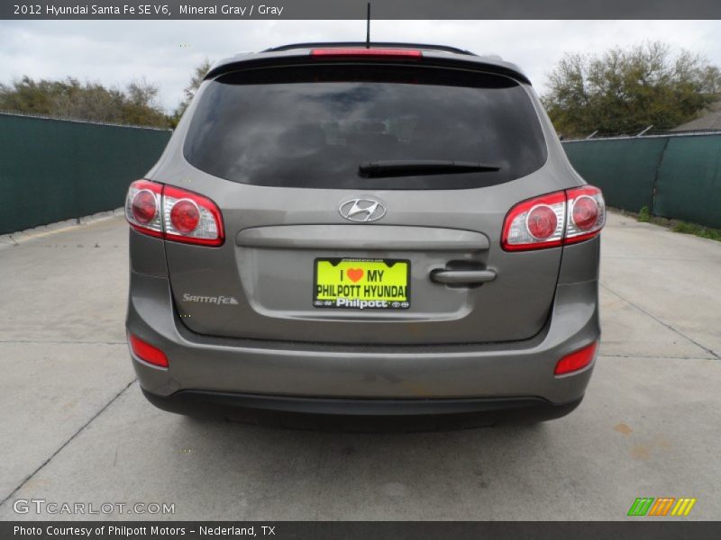 Mineral Gray / Gray 2012 Hyundai Santa Fe SE V6