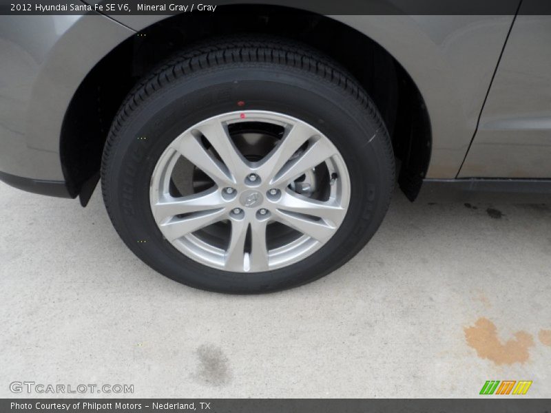 Mineral Gray / Gray 2012 Hyundai Santa Fe SE V6