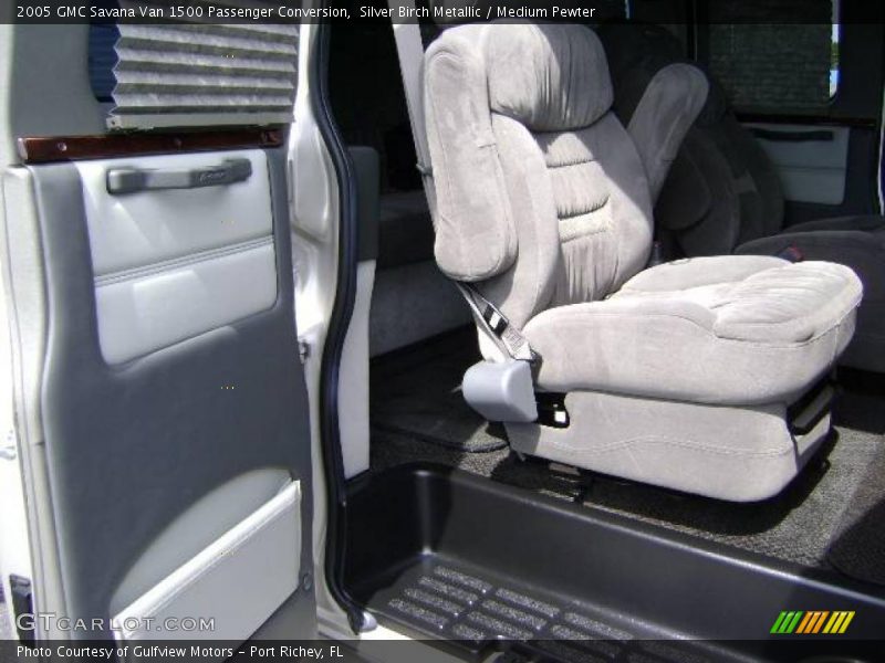 Silver Birch Metallic / Medium Pewter 2005 GMC Savana Van 1500 Passenger Conversion