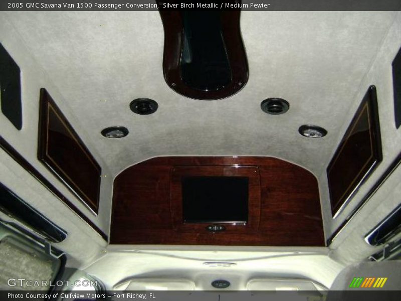 Silver Birch Metallic / Medium Pewter 2005 GMC Savana Van 1500 Passenger Conversion