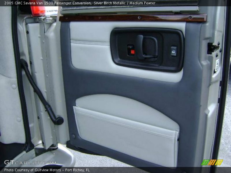 Silver Birch Metallic / Medium Pewter 2005 GMC Savana Van 1500 Passenger Conversion