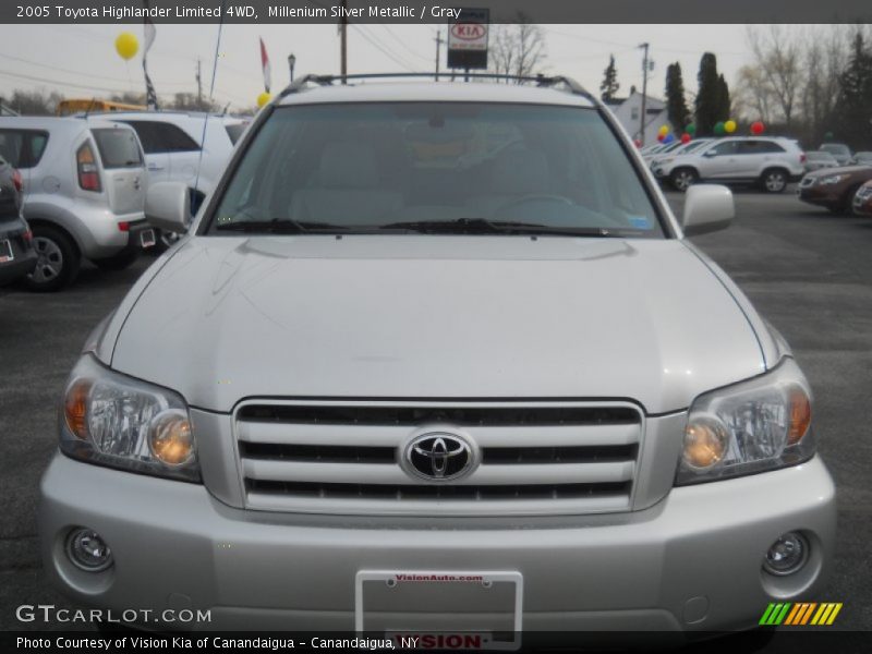 Millenium Silver Metallic / Gray 2005 Toyota Highlander Limited 4WD