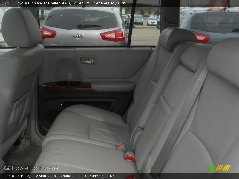 Millenium Silver Metallic / Gray 2005 Toyota Highlander Limited 4WD