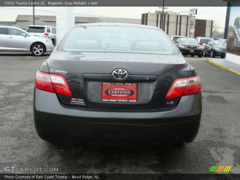 Magnetic Gray Metallic / Ash 2009 Toyota Camry LE