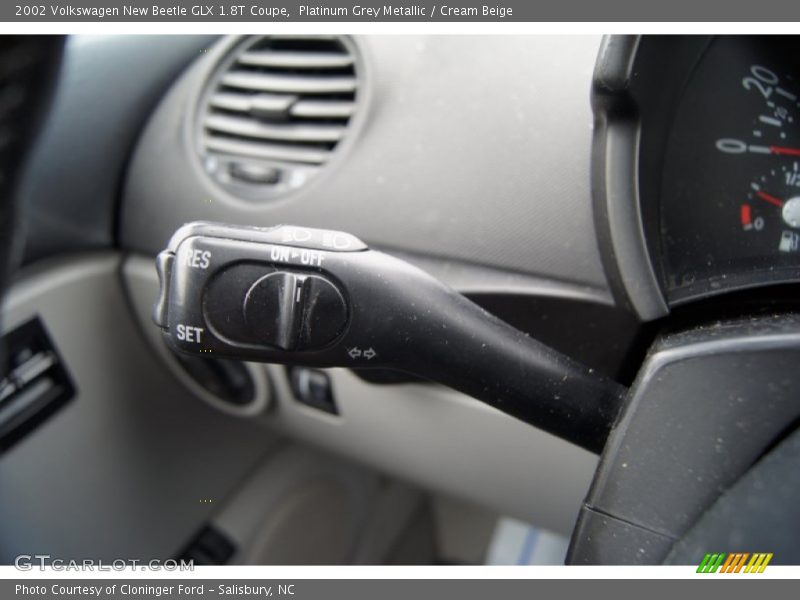 Platinum Grey Metallic / Cream Beige 2002 Volkswagen New Beetle GLX 1.8T Coupe