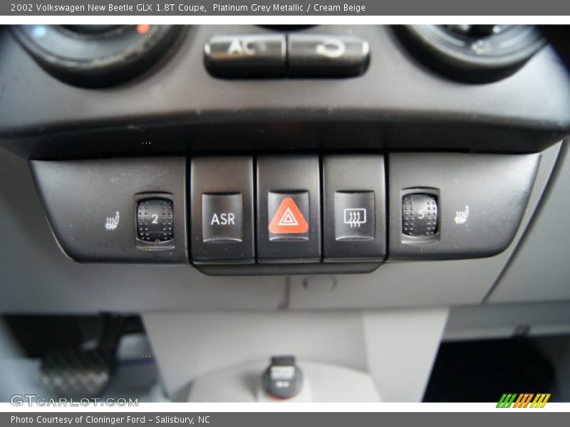 Platinum Grey Metallic / Cream Beige 2002 Volkswagen New Beetle GLX 1.8T Coupe