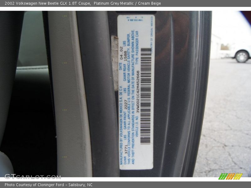 Platinum Grey Metallic / Cream Beige 2002 Volkswagen New Beetle GLX 1.8T Coupe