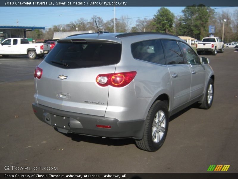 Silver Ice Metallic / Dark Gray/Light Gray 2010 Chevrolet Traverse LT