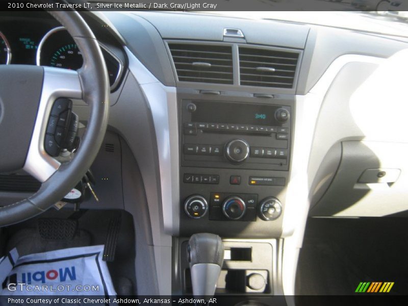 Silver Ice Metallic / Dark Gray/Light Gray 2010 Chevrolet Traverse LT