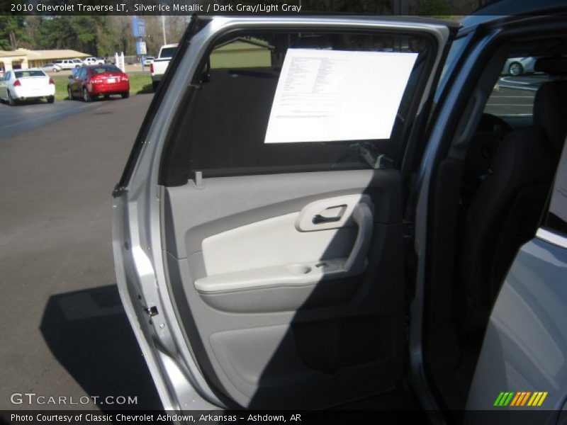 Silver Ice Metallic / Dark Gray/Light Gray 2010 Chevrolet Traverse LT
