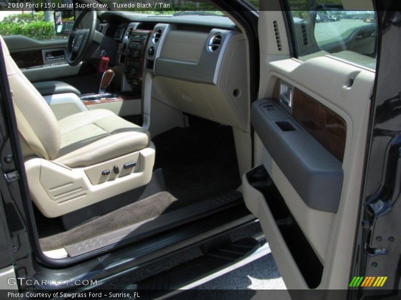 Tuxedo Black / Tan 2010 Ford F150 Lariat SuperCrew