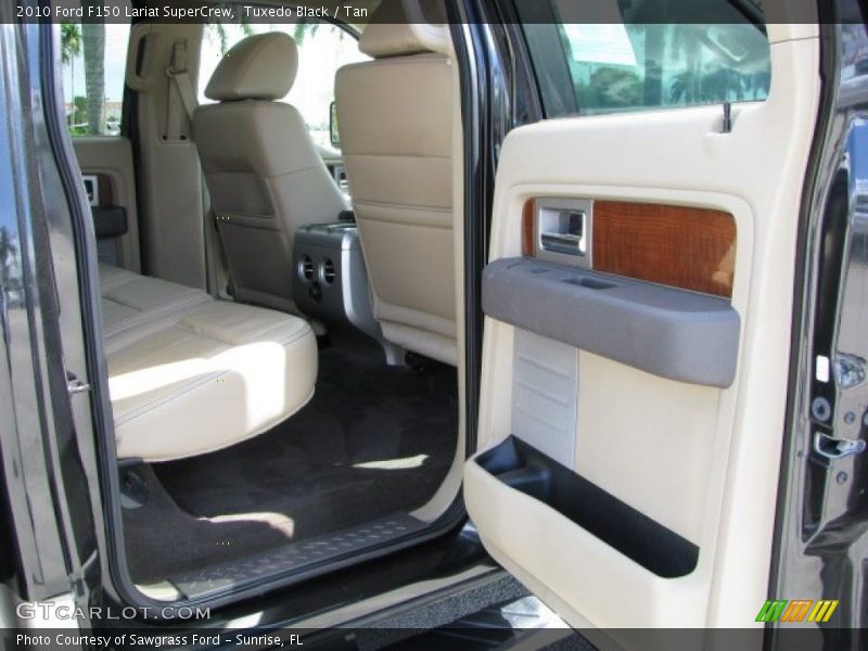 Tuxedo Black / Tan 2010 Ford F150 Lariat SuperCrew