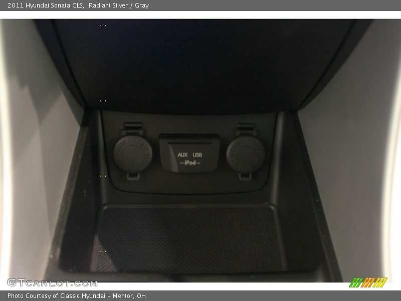 Radiant Silver / Gray 2011 Hyundai Sonata GLS