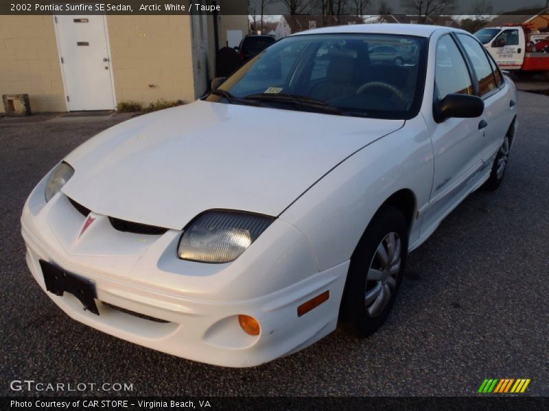 Arctic White / Taupe 2002 Pontiac Sunfire SE Sedan