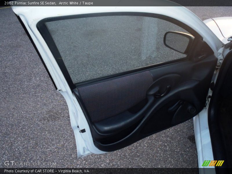 Arctic White / Taupe 2002 Pontiac Sunfire SE Sedan