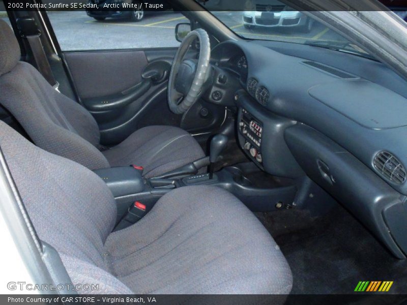 Arctic White / Taupe 2002 Pontiac Sunfire SE Sedan