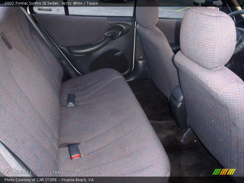 Arctic White / Taupe 2002 Pontiac Sunfire SE Sedan