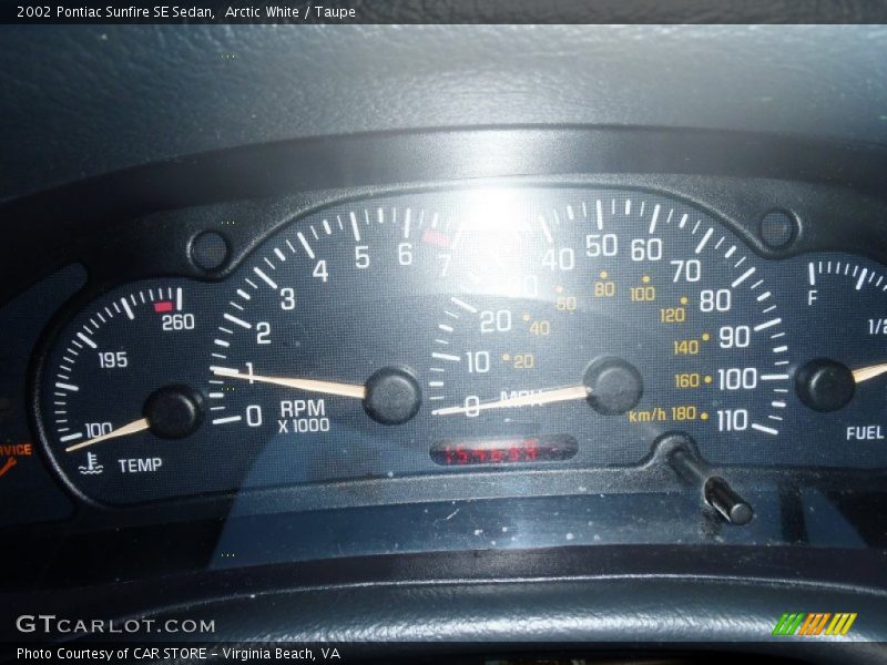 Arctic White / Taupe 2002 Pontiac Sunfire SE Sedan