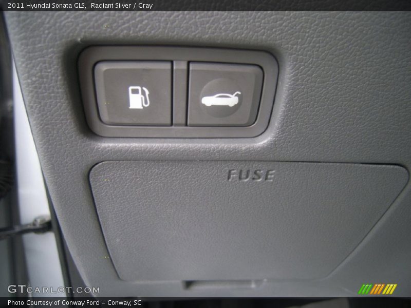 Radiant Silver / Gray 2011 Hyundai Sonata GLS
