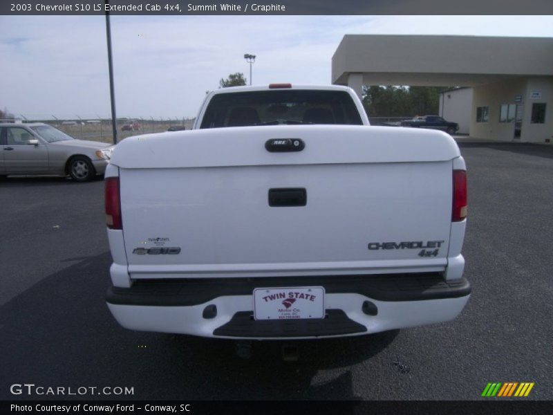 Summit White / Graphite 2003 Chevrolet S10 LS Extended Cab 4x4