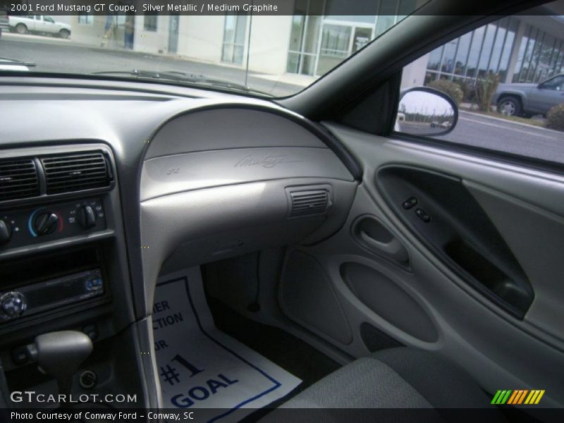Silver Metallic / Medium Graphite 2001 Ford Mustang GT Coupe