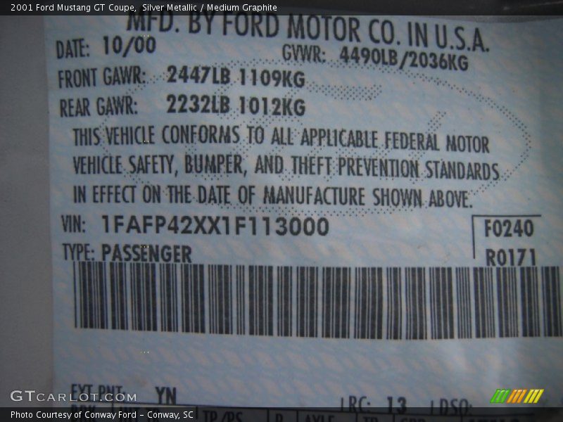 Silver Metallic / Medium Graphite 2001 Ford Mustang GT Coupe