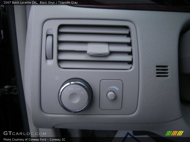 Black Onyx / Titanium Gray 2007 Buick Lucerne CXL